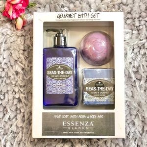 🆕NWT GOURMET BATH SET Hand Soap, bath bomb & Bar
